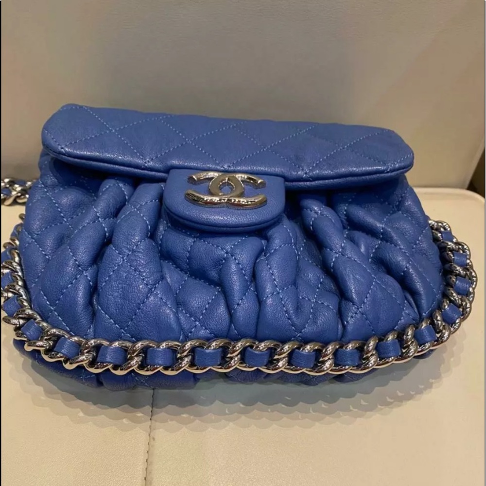 ‼️SOLD‼️Chain Around Blue Quilted SHW - Picture 3 of 15